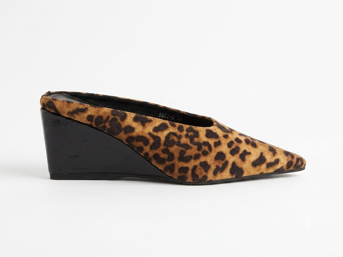 Lil Baddie - Pointed Toe Wedge Mule Heel