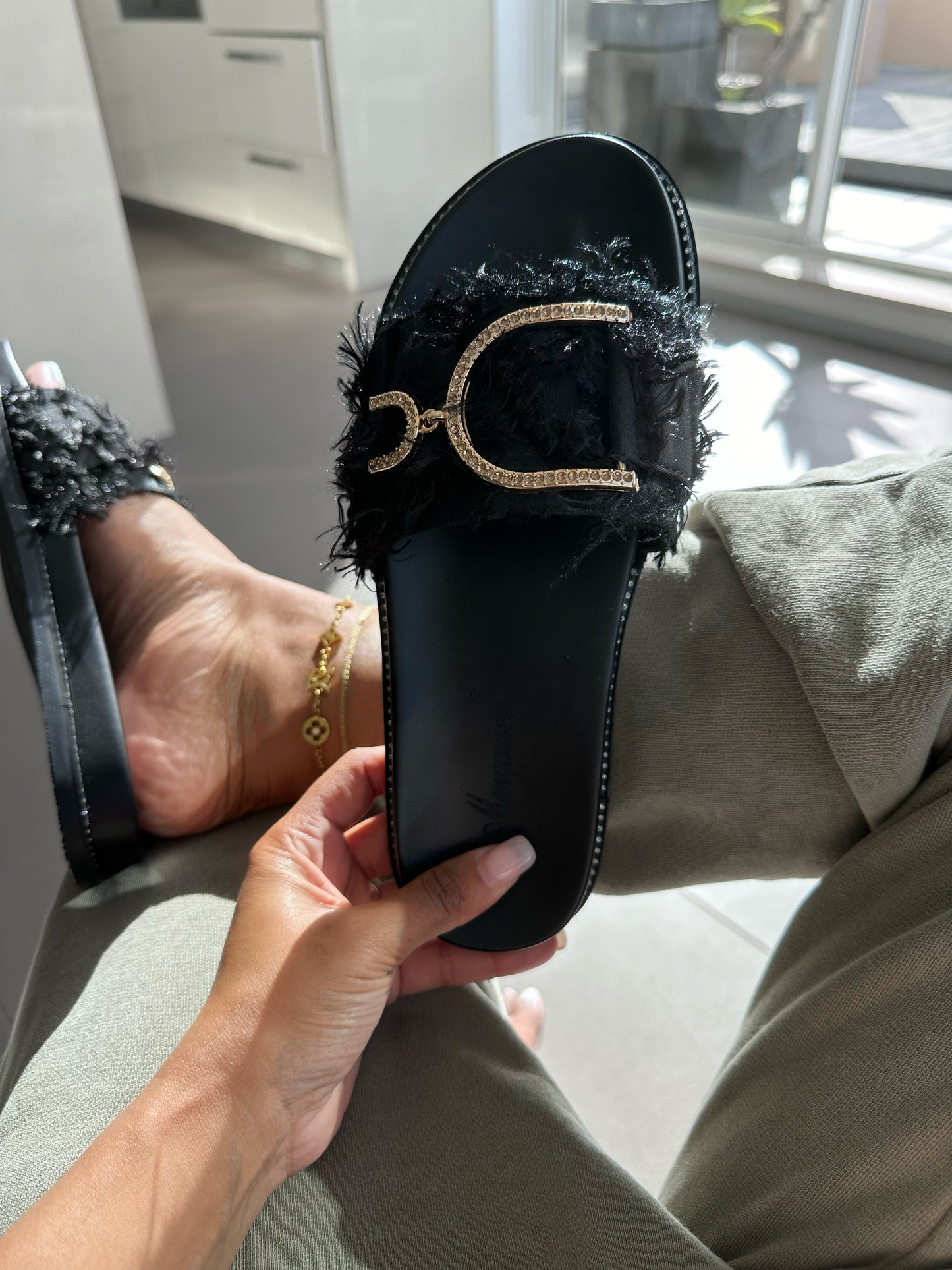 NO.17 D-Slide in Black (Sale)