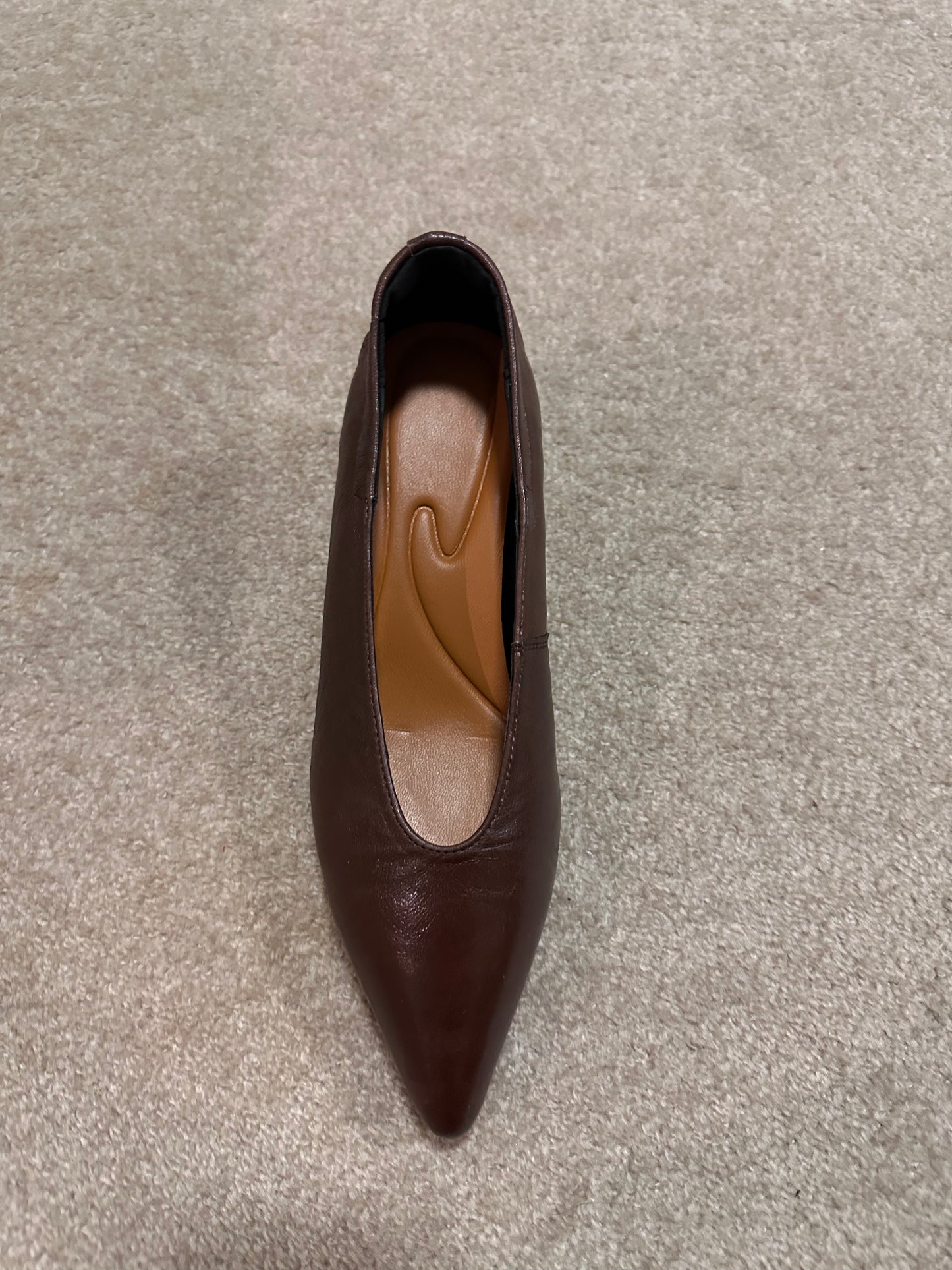 Yes Ma'am High Vamp Pump Heel in brown leather