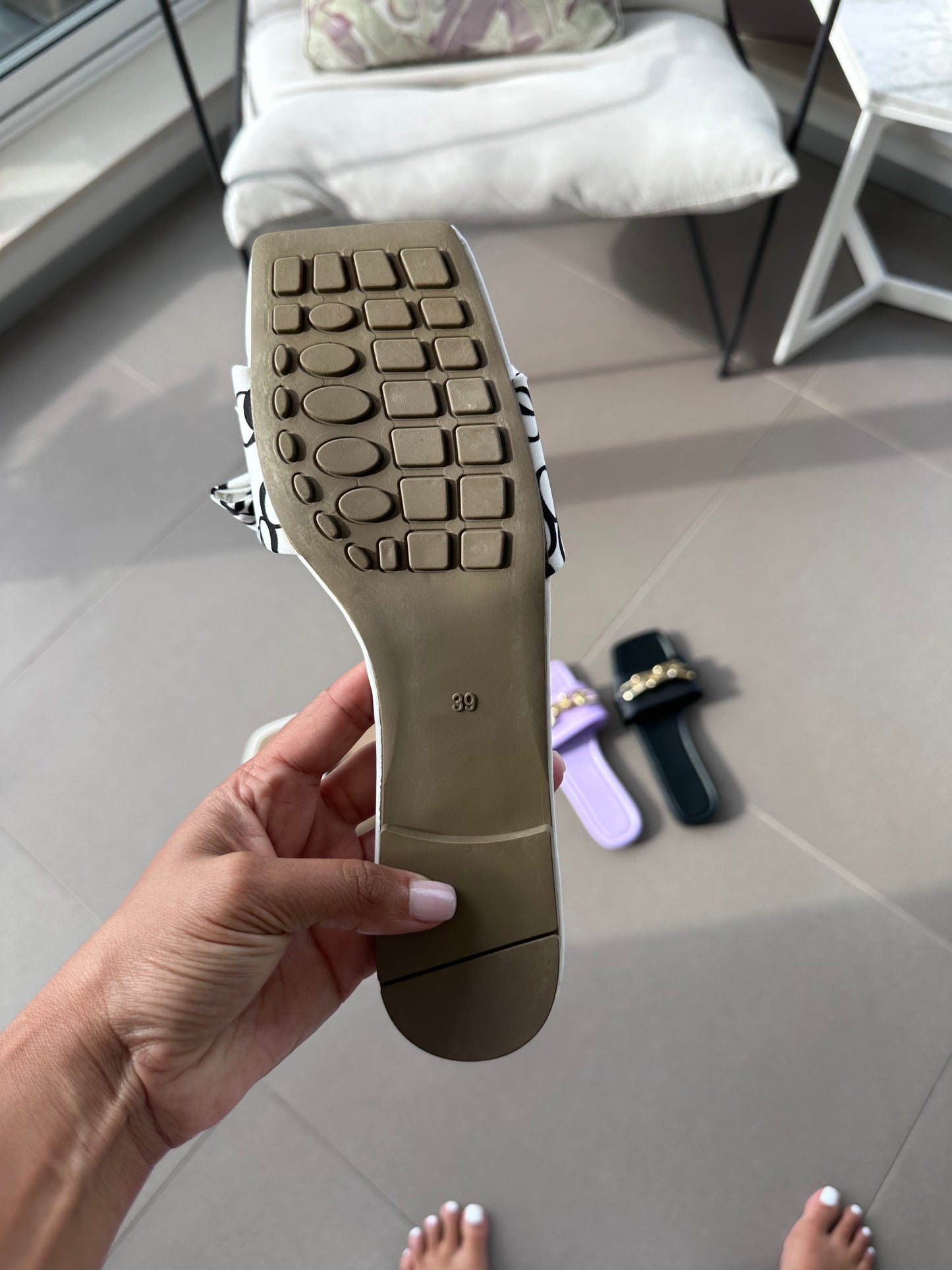 No.18 Square Toes & Bow Ties in White (Sale)