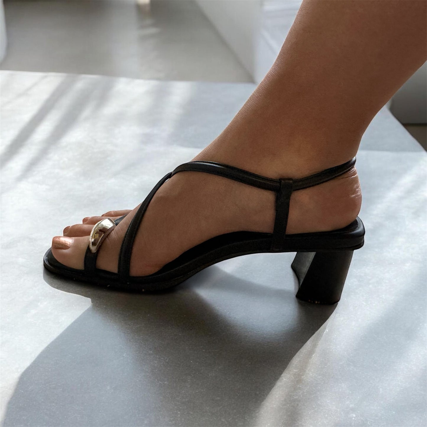 Repeater - strappy block heel in black