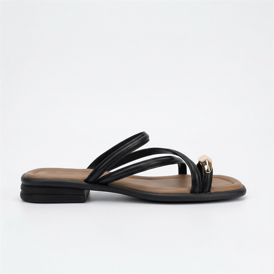 Wide Side - strappy sandal in black